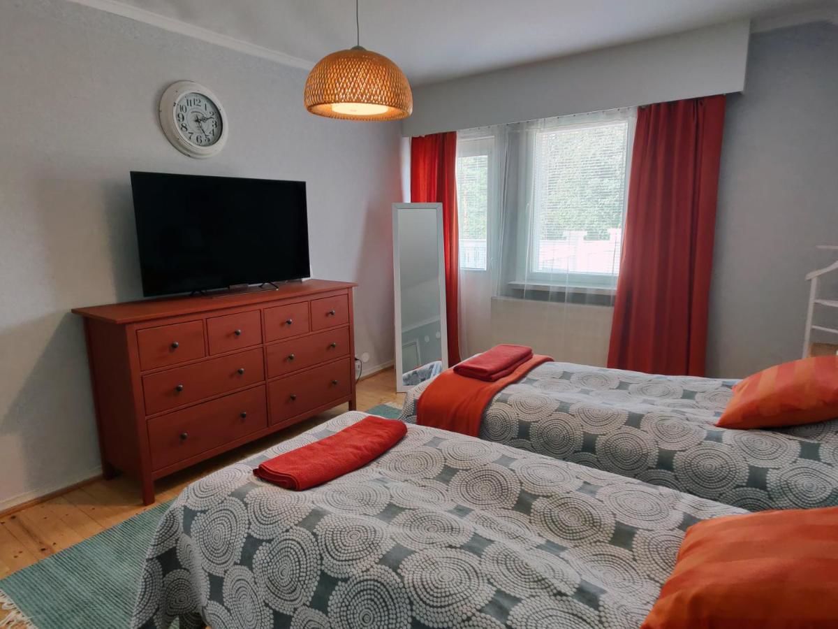 Отели типа «постель и завтрак» Villa Klubiranta A Halli